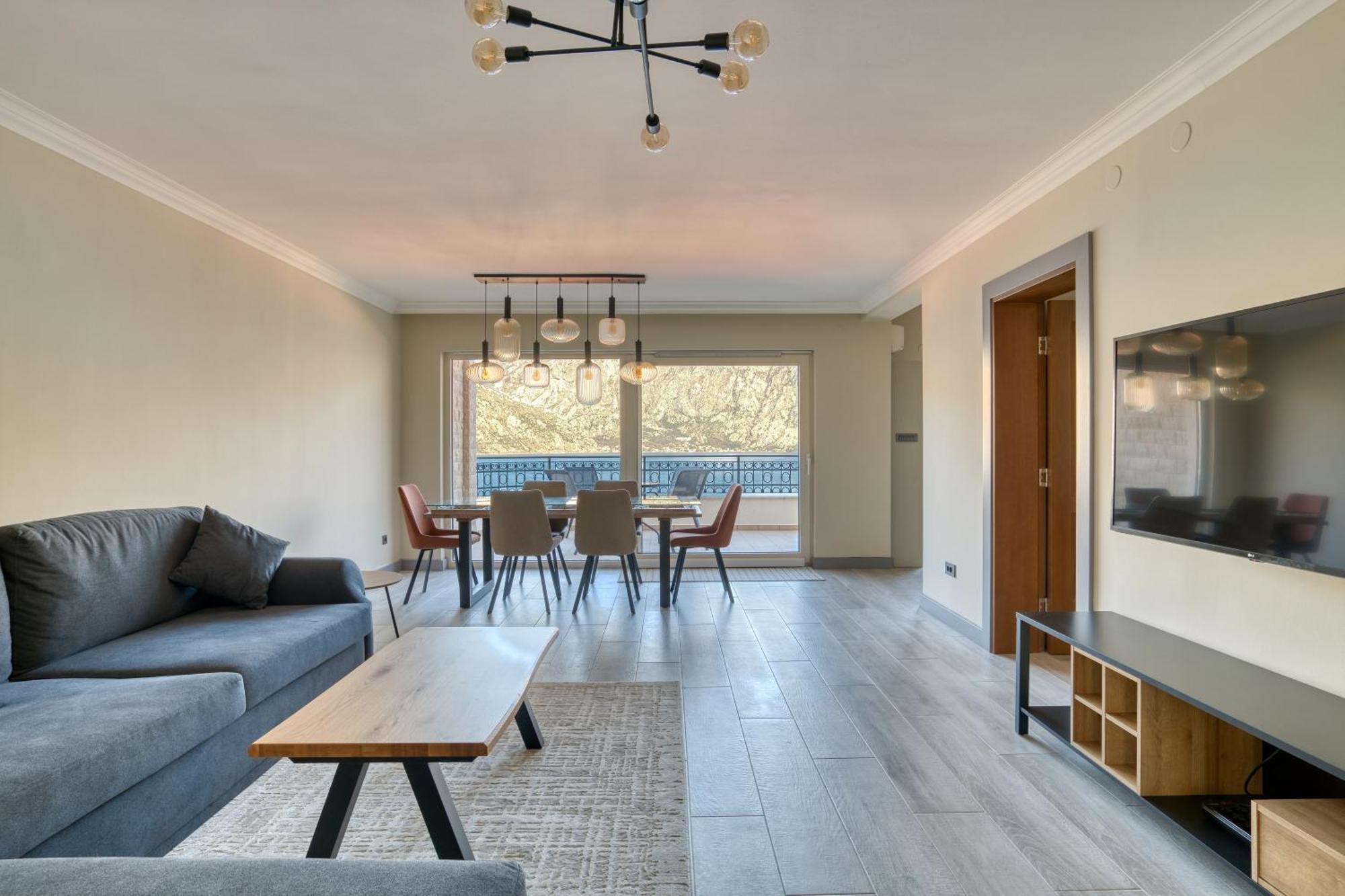 Luxurious 3-Bedroom Apartment By Mn Property Kotor Luaran gambar