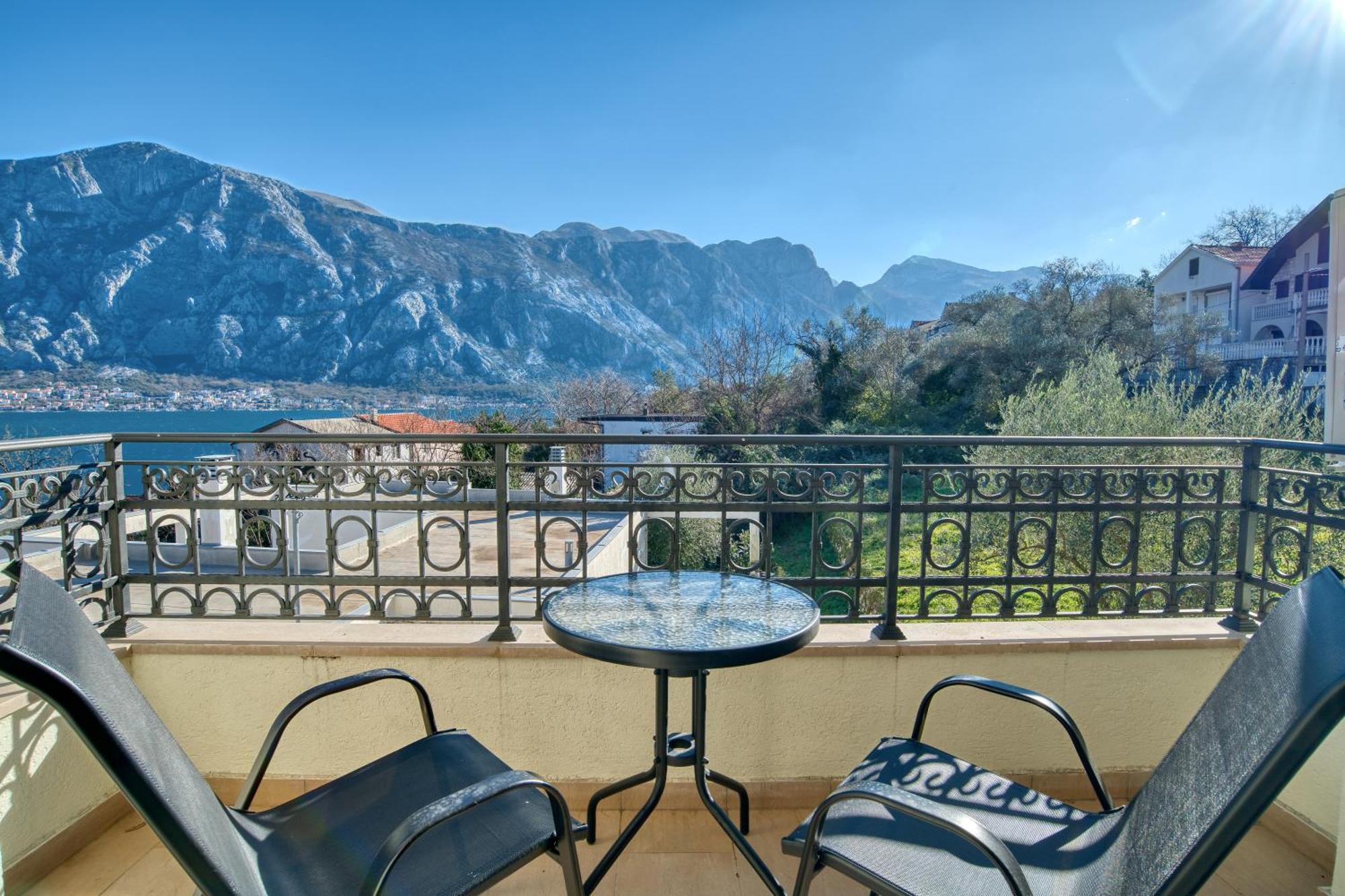 Luxurious 3-Bedroom Apartment By Mn Property Kotor Luaran gambar