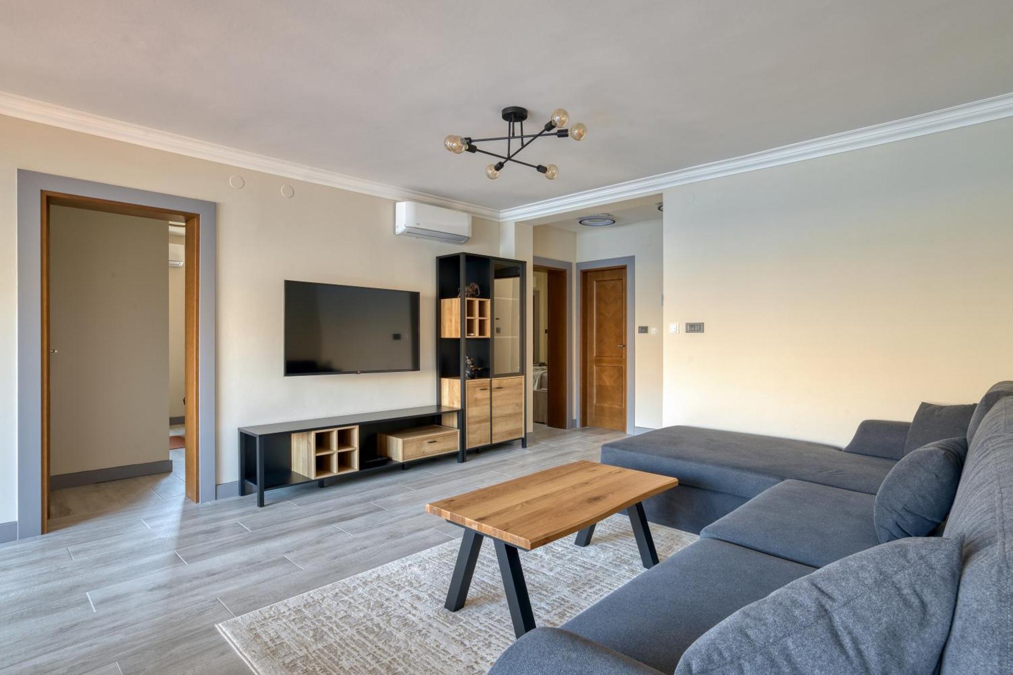 Luxurious 3-Bedroom Apartment By Mn Property Kotor Luaran gambar